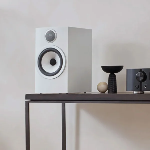 706-S3-BW-standmount-loudspeaker-hifi-satin-white-lifestyle