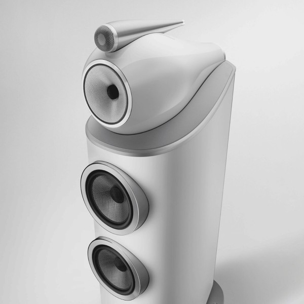 802-D4-BW-floorstanding-speaker-hifi-white-lifestyle-1