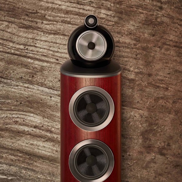 803-D4-BW-floorstanding-speaker-hifi-satin-rosenut-lifestyle