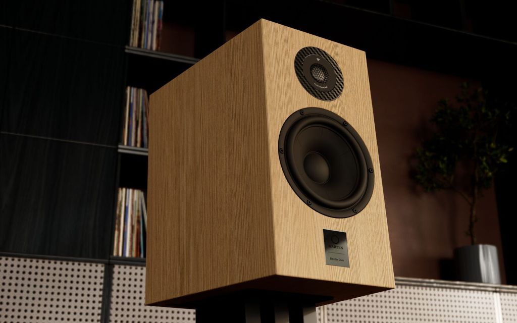 Marten Dexter Duo stand speaker in oak with its diamond tweeter